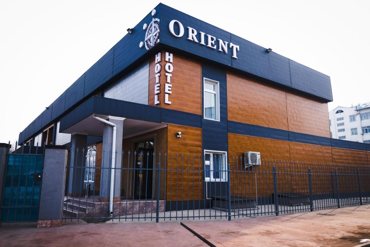 Orient Hotel Osh Exterior foto